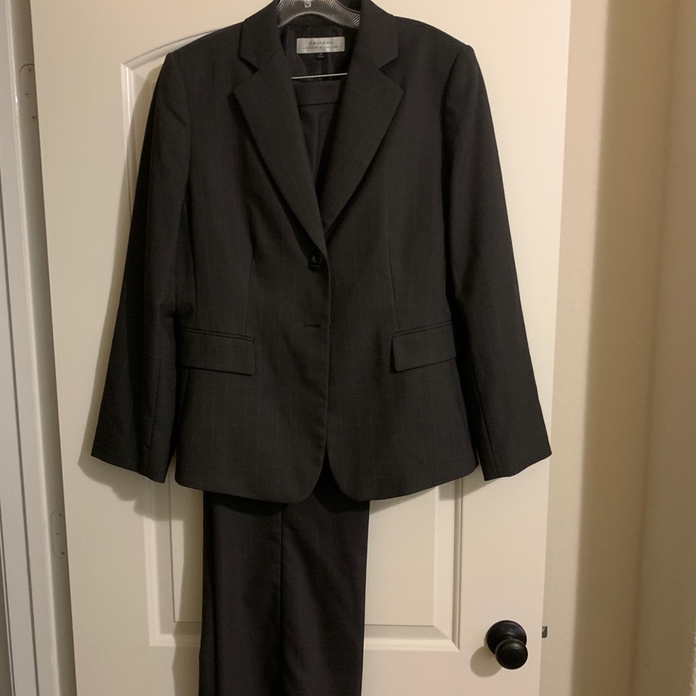 Tahari Pantsuit- Brown